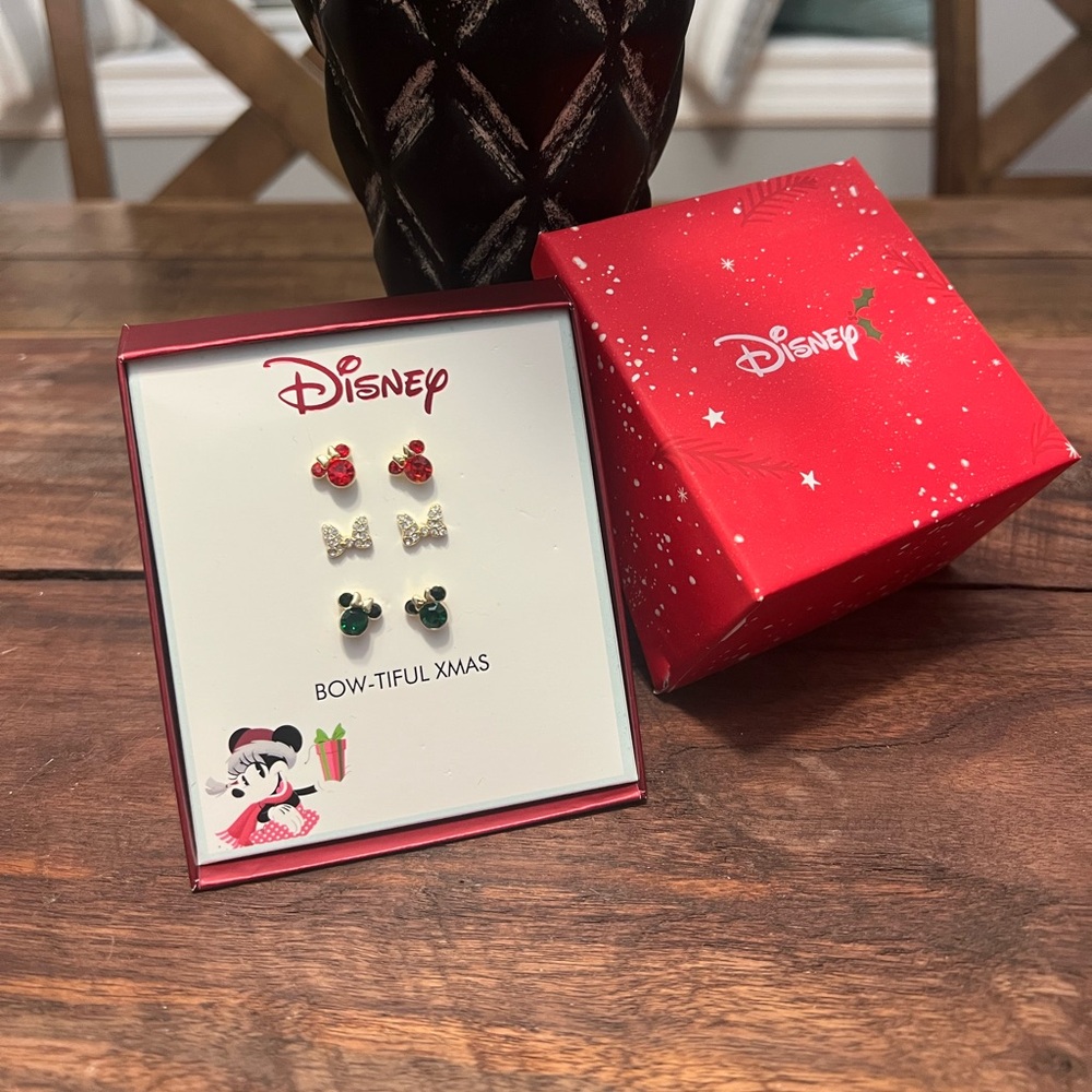 ✨NIB - Disney Bow-Tiful Minnie Christmas Earrings Set✨ - Picture 2 of 5
